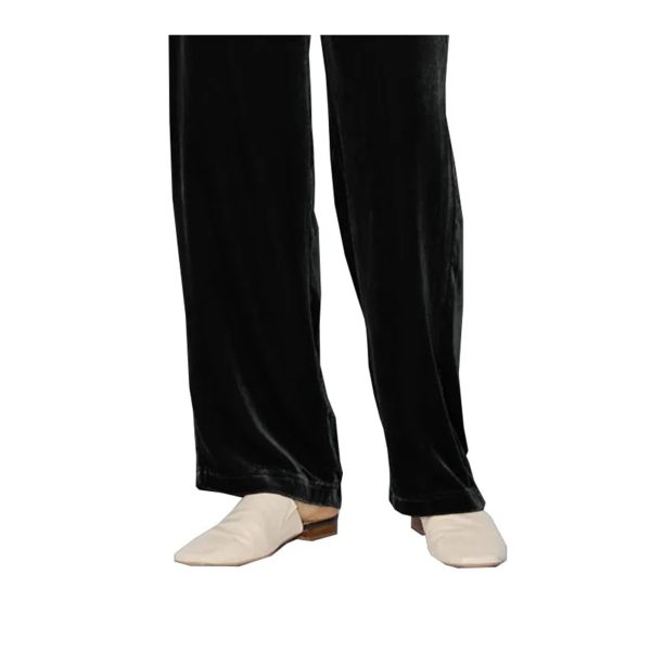 Women's Active Wear Set - Short Sleeve Tee & Athletic Pants Velvet Feel Sport Lounge